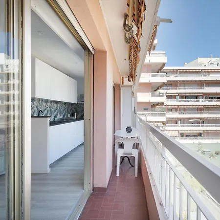 Eden Docteur Hochet 100 M Des Plages 3 Couchages Ou 4 Si 2 Enfants * 昂蒂布